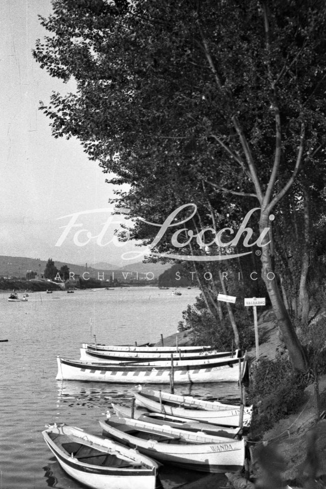 Barche lungo l'Arno