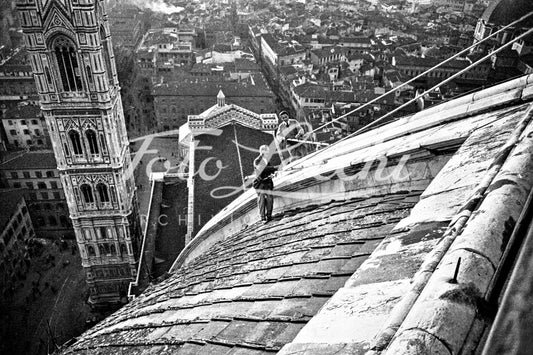Operai sulla cupola del Duomo di Firenze nel 1936