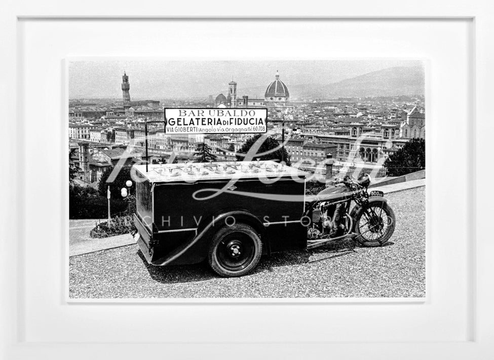 Ice cream maker "Bar Ubaldo" in Florence in 1937