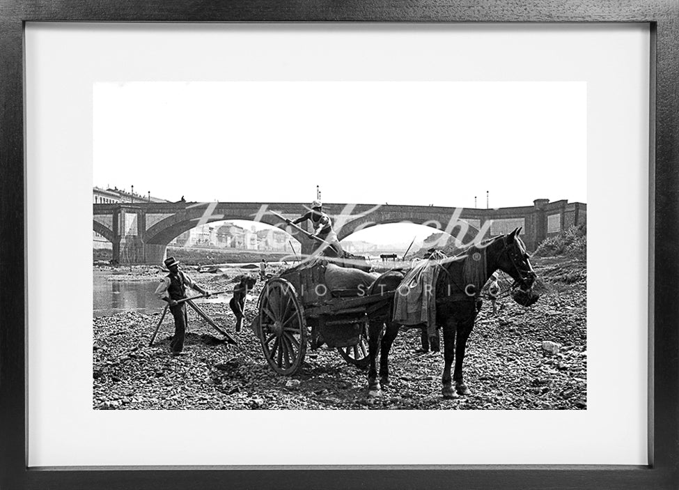 Sandmowers at work in the Arno