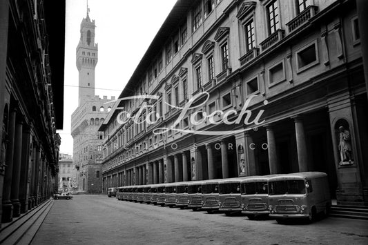 Bus in Uffizi Square in Florence