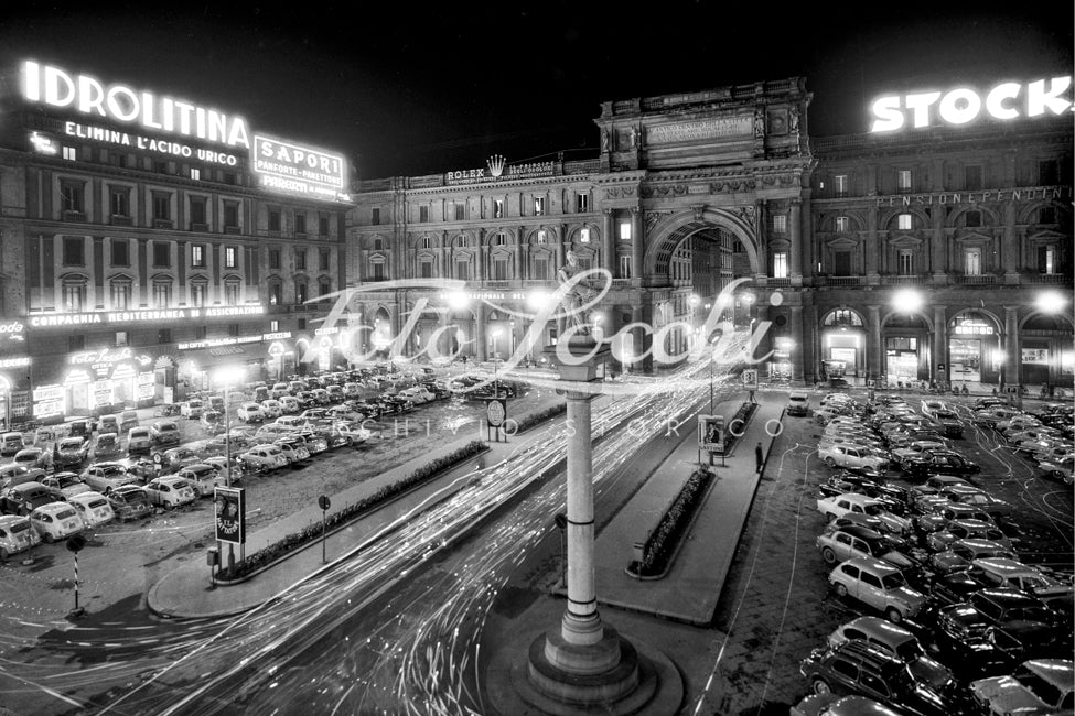 Piazza della Repubblica in notturna