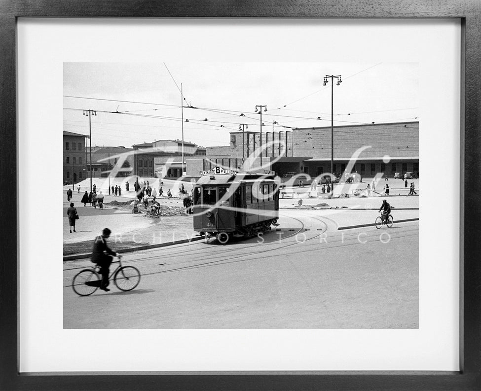 Tram in Piazza Stazione a Firenze nel 1939 [1939_L445-9]