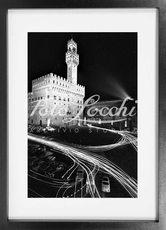 Panorama notturno di Piazza della Signoria a Firenze negli anni '50 [Art_284]